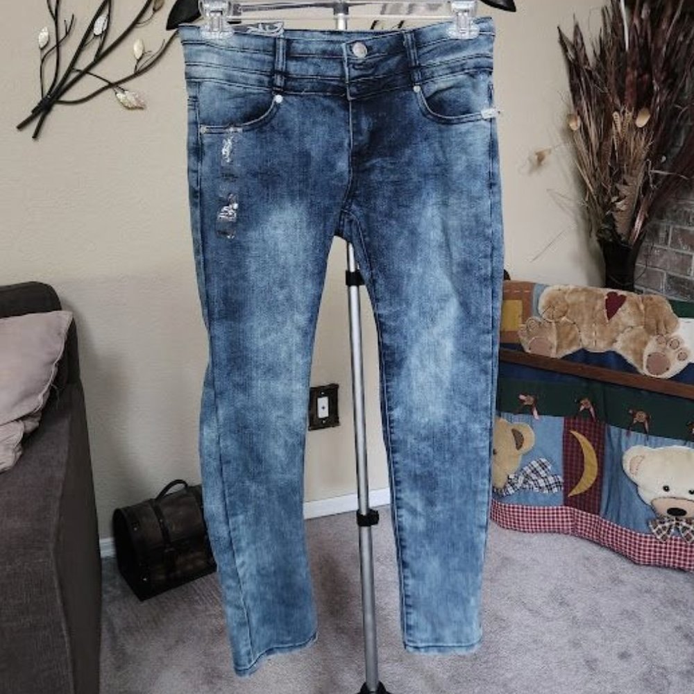 NWT Thrill blue stretch Jeans sz large